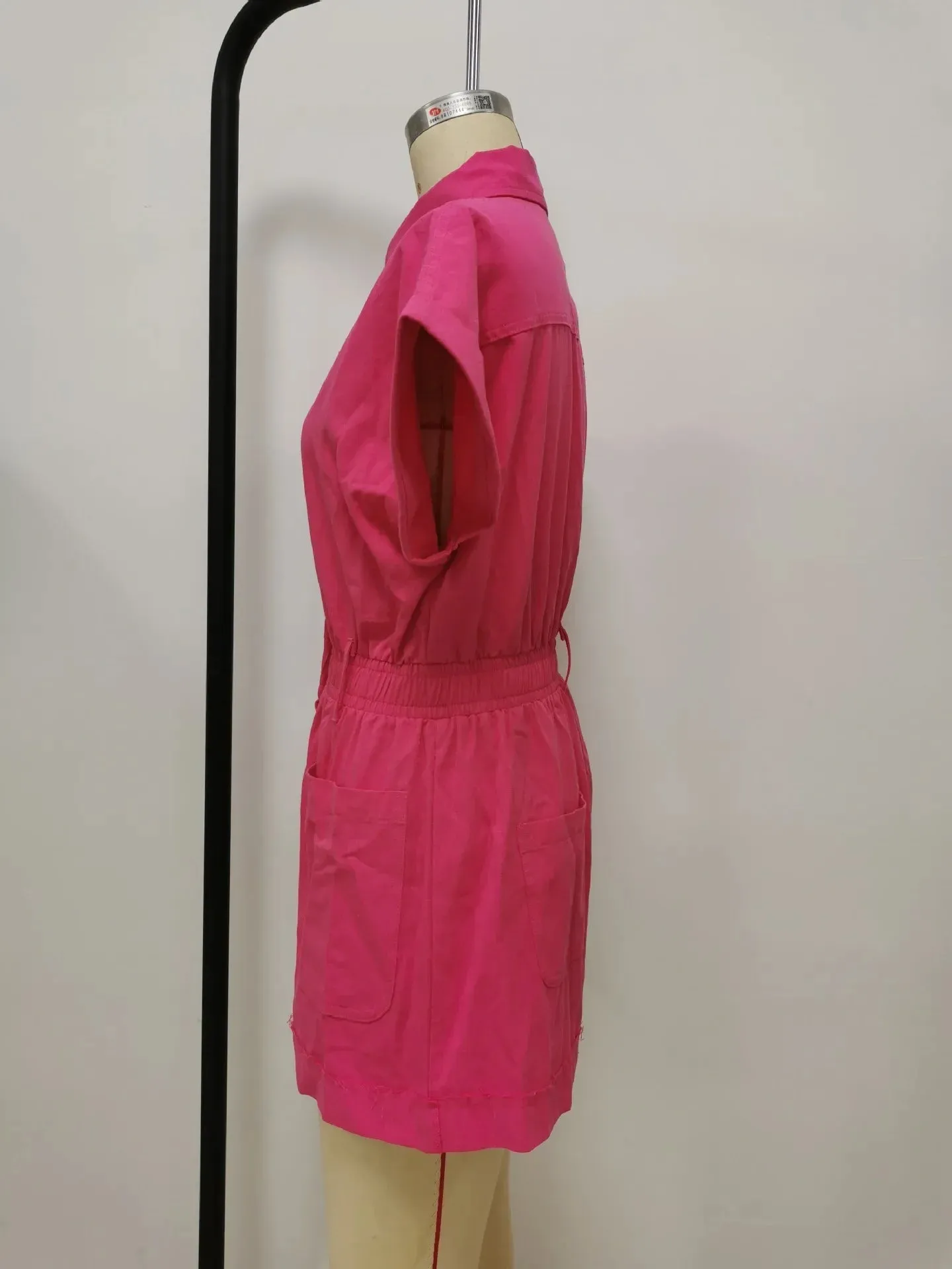 Button-Front Playsuit in Fuchsia - Perfect for Casual Chic