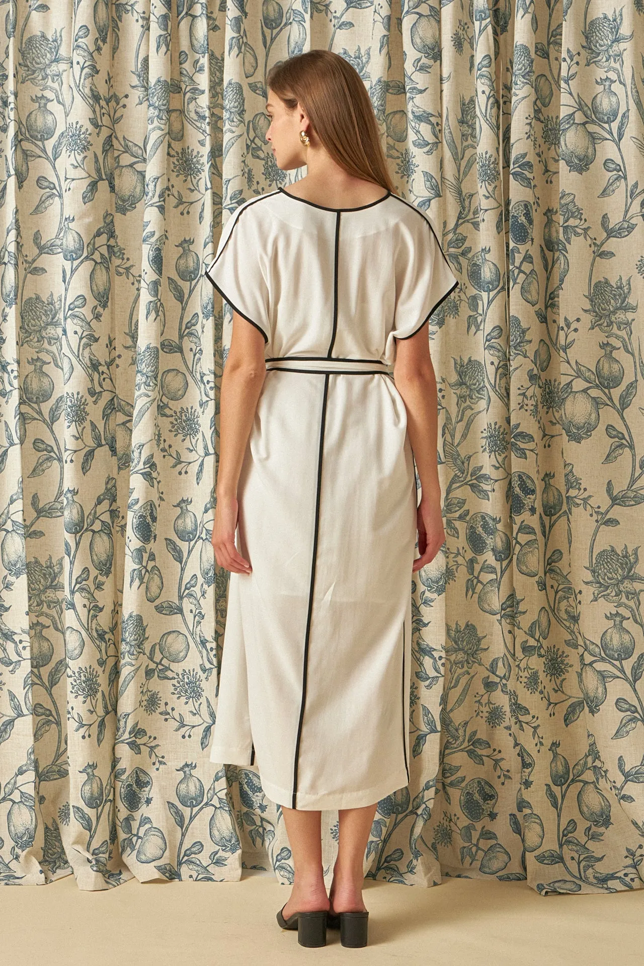 Contrast Binding Belted Midi Dress