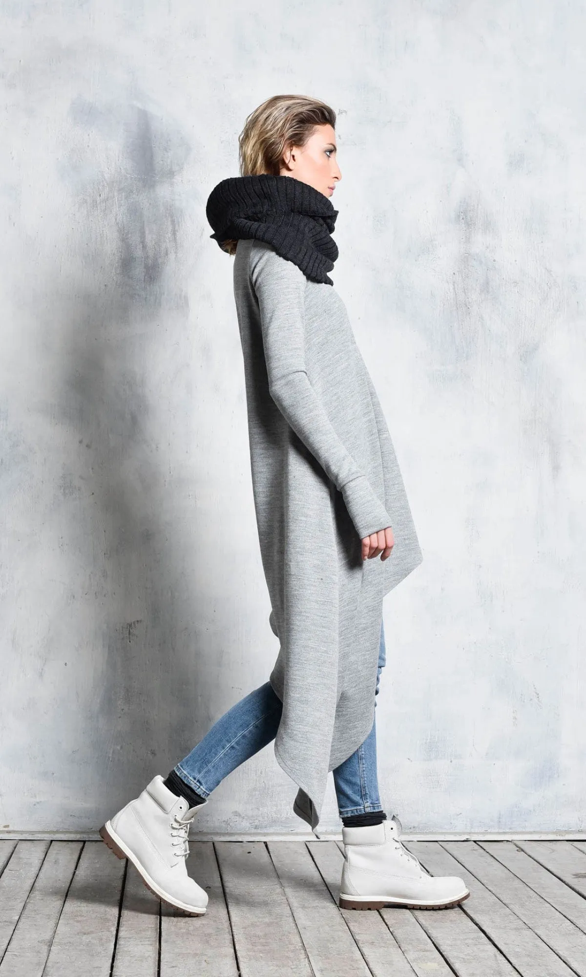 Loose Knitted Tunic with Long Sleeves