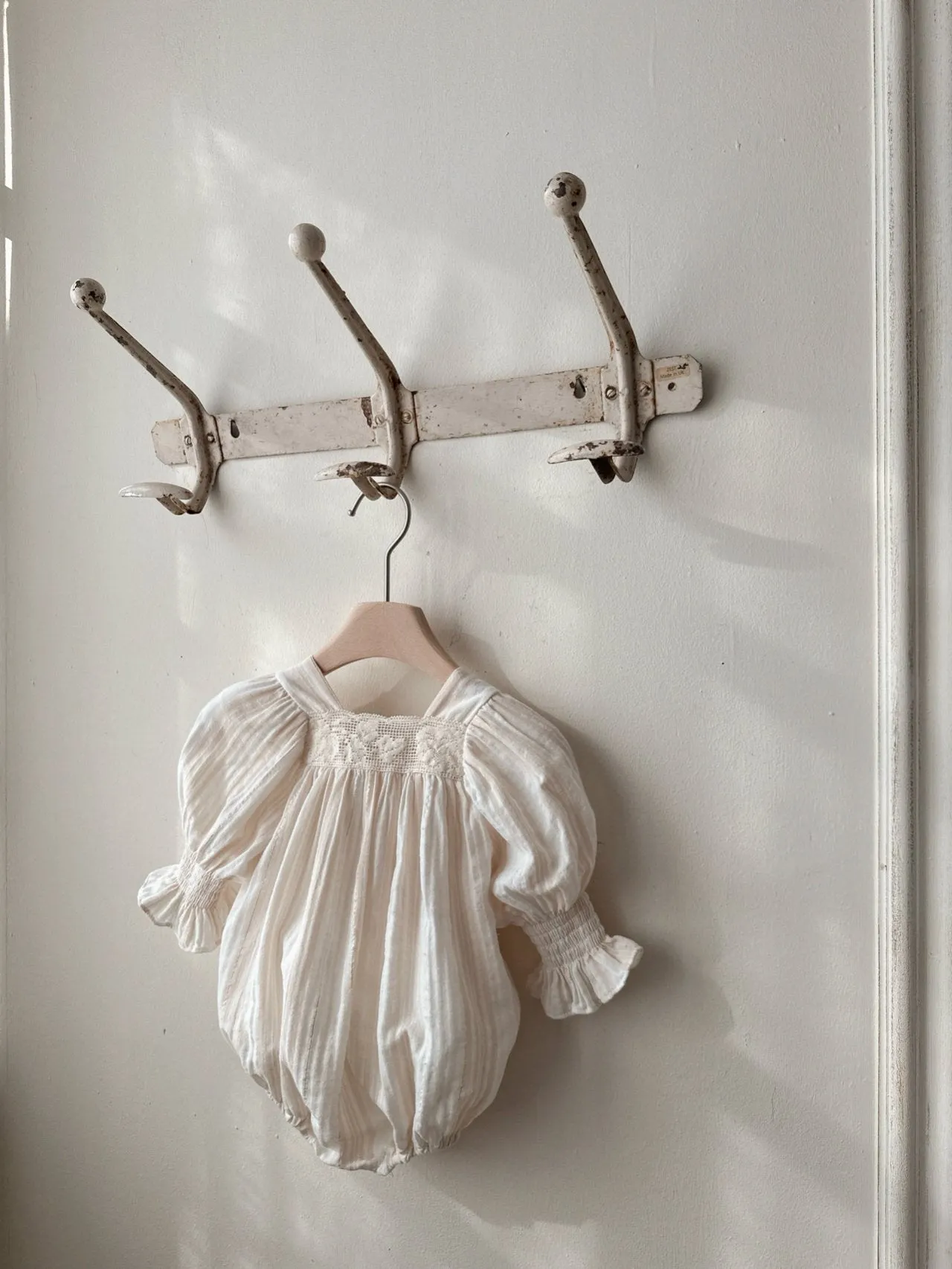 Vintage Puff Sleeve Romper | Cream
