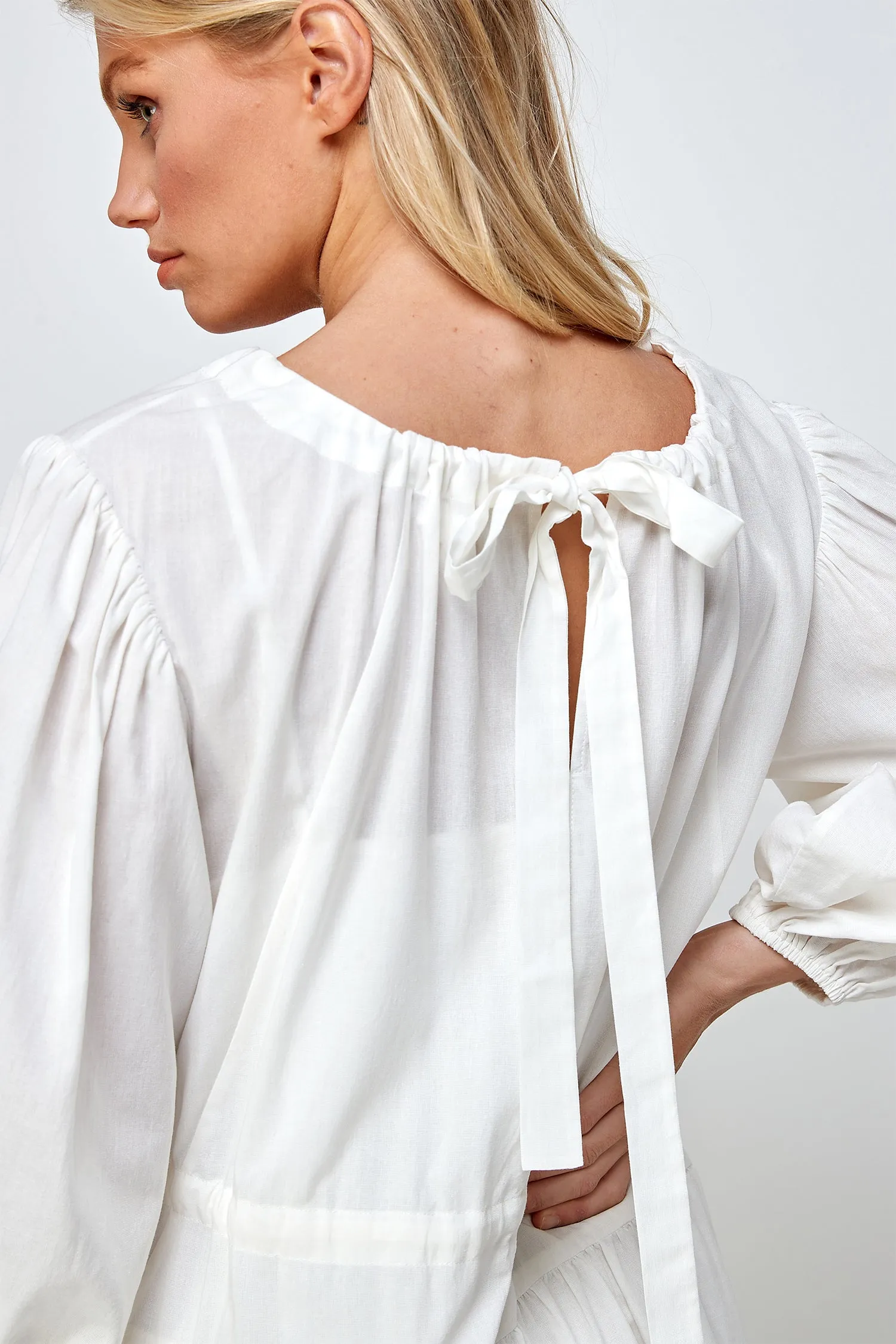 Volume sleeve midi dress