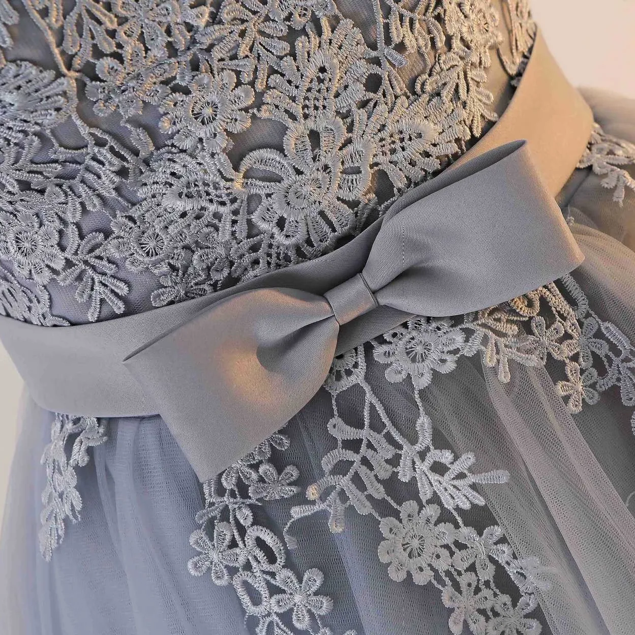 Women's Summer Sleeveless Lace Dress With Ruffles
