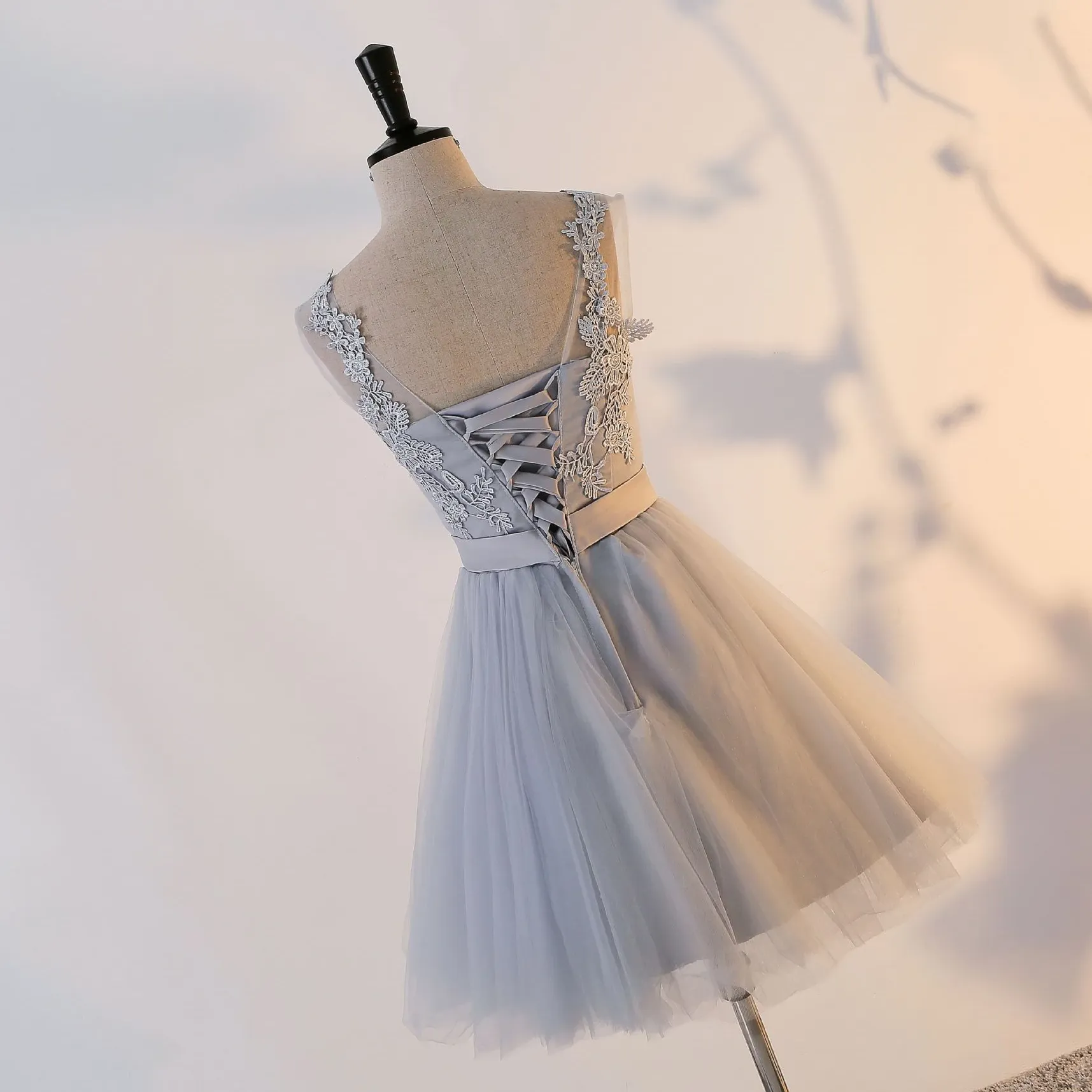 Women's Summer Sleeveless Lace Dress With Ruffles