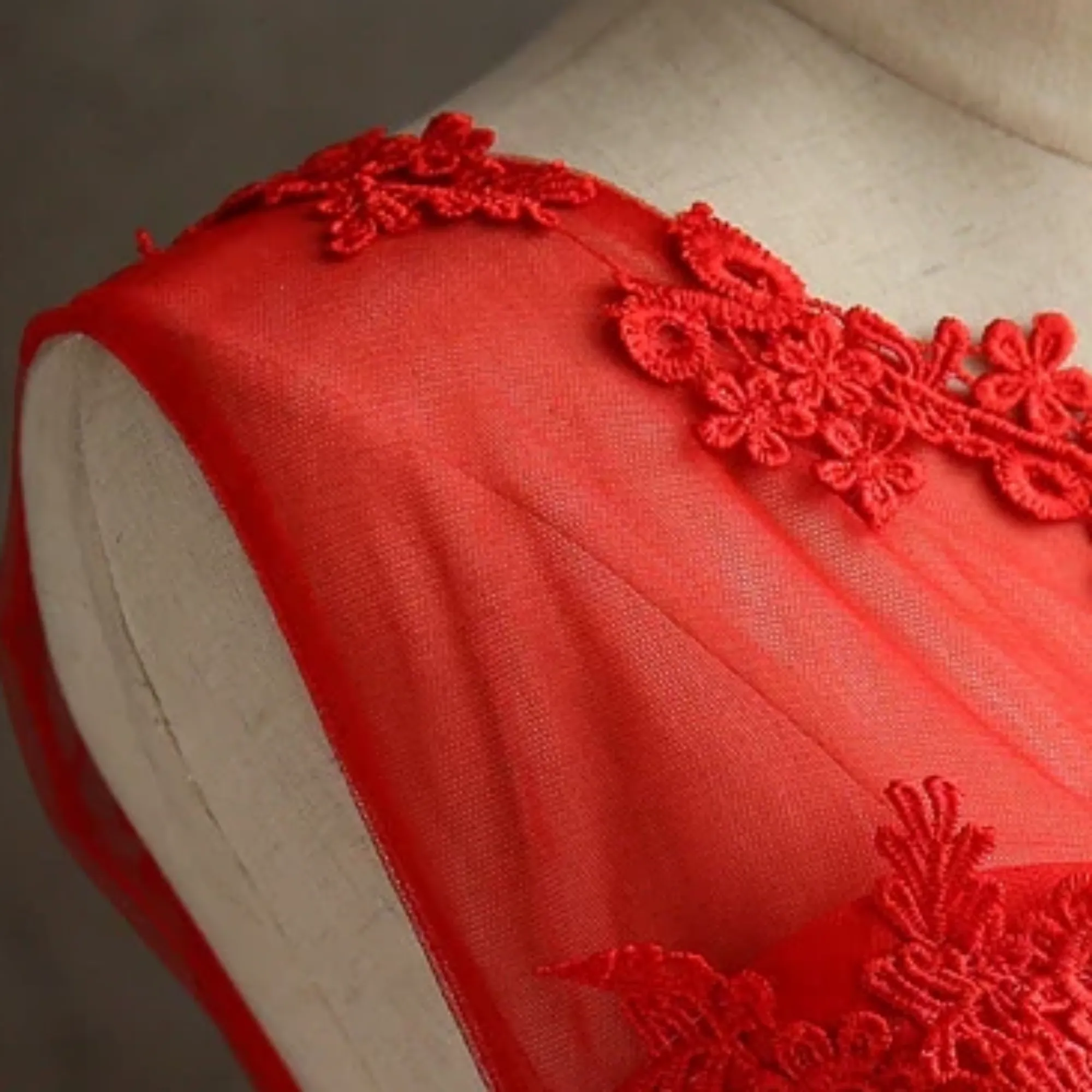 Women's Summer Sleeveless Lace Dress With Ruffles