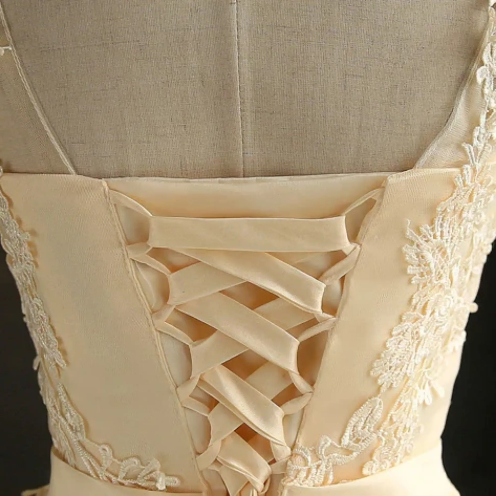 Women's Summer Sleeveless Lace Dress With Ruffles